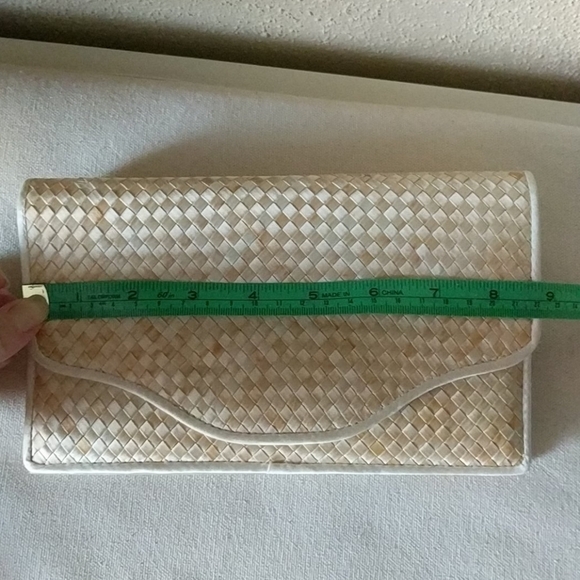 Vintage neiman marcus clutch - Picture 5 of 9